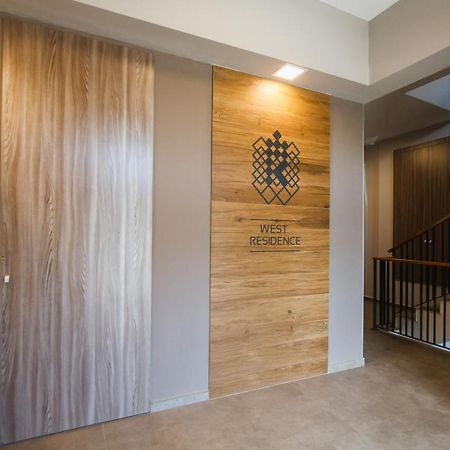 Chocolate Delight At West Residence オラデア エクステリア 写真